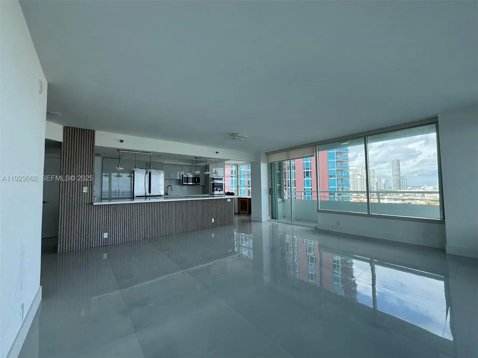 400 S Pointe Dr # 1610, Miami Beach FL 33139