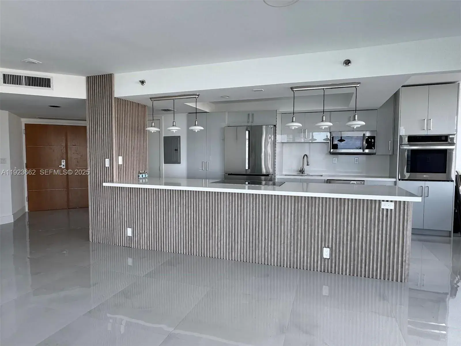 400 S Pointe Dr # 1610, Miami Beach FL 33139