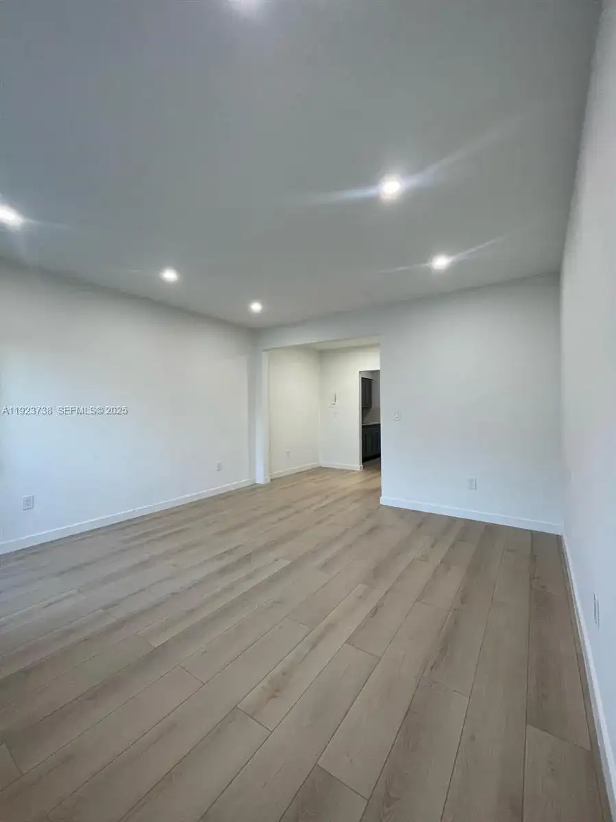 544 Michigan Ave # 10, Miami Beach FL 33139 photo 2