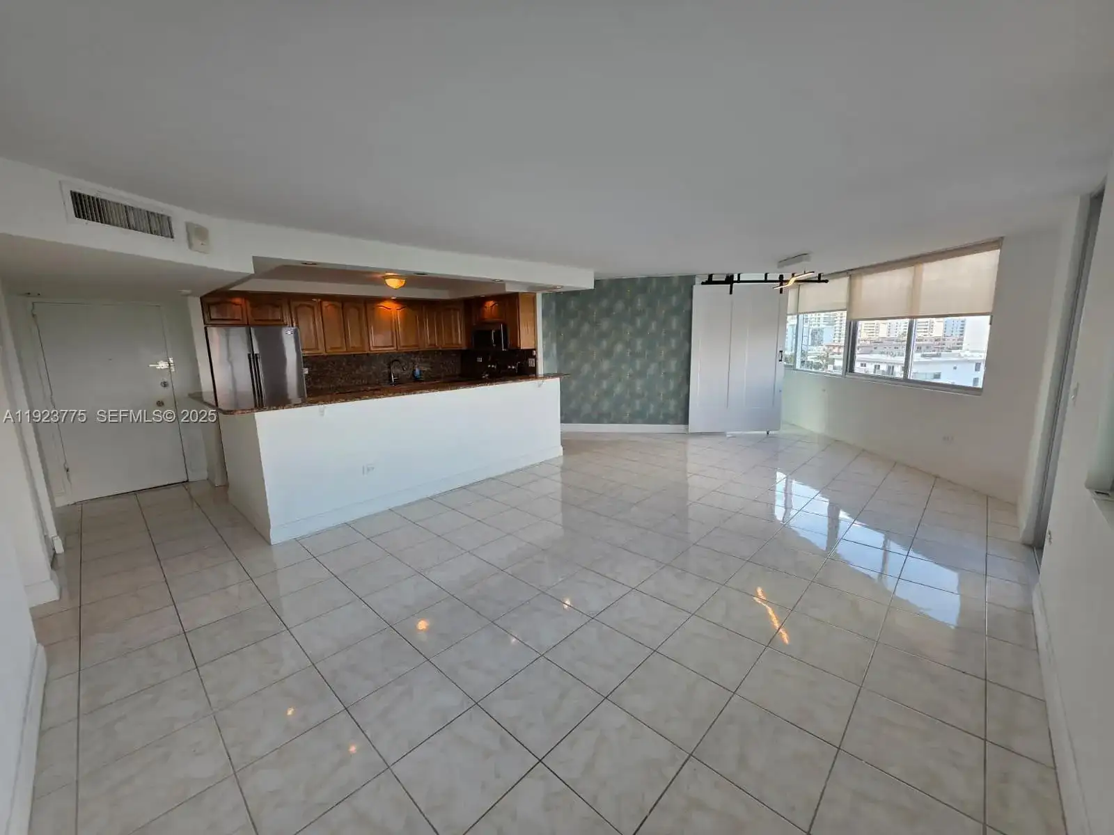 7135 Collins Ave # 725, Miami Beach FL 33141 photo 2