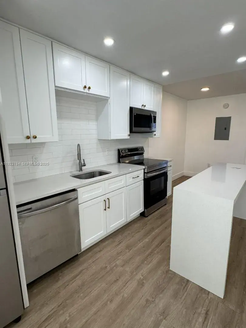 1720 Cleveland St # 110w, Hollywood FL 33020