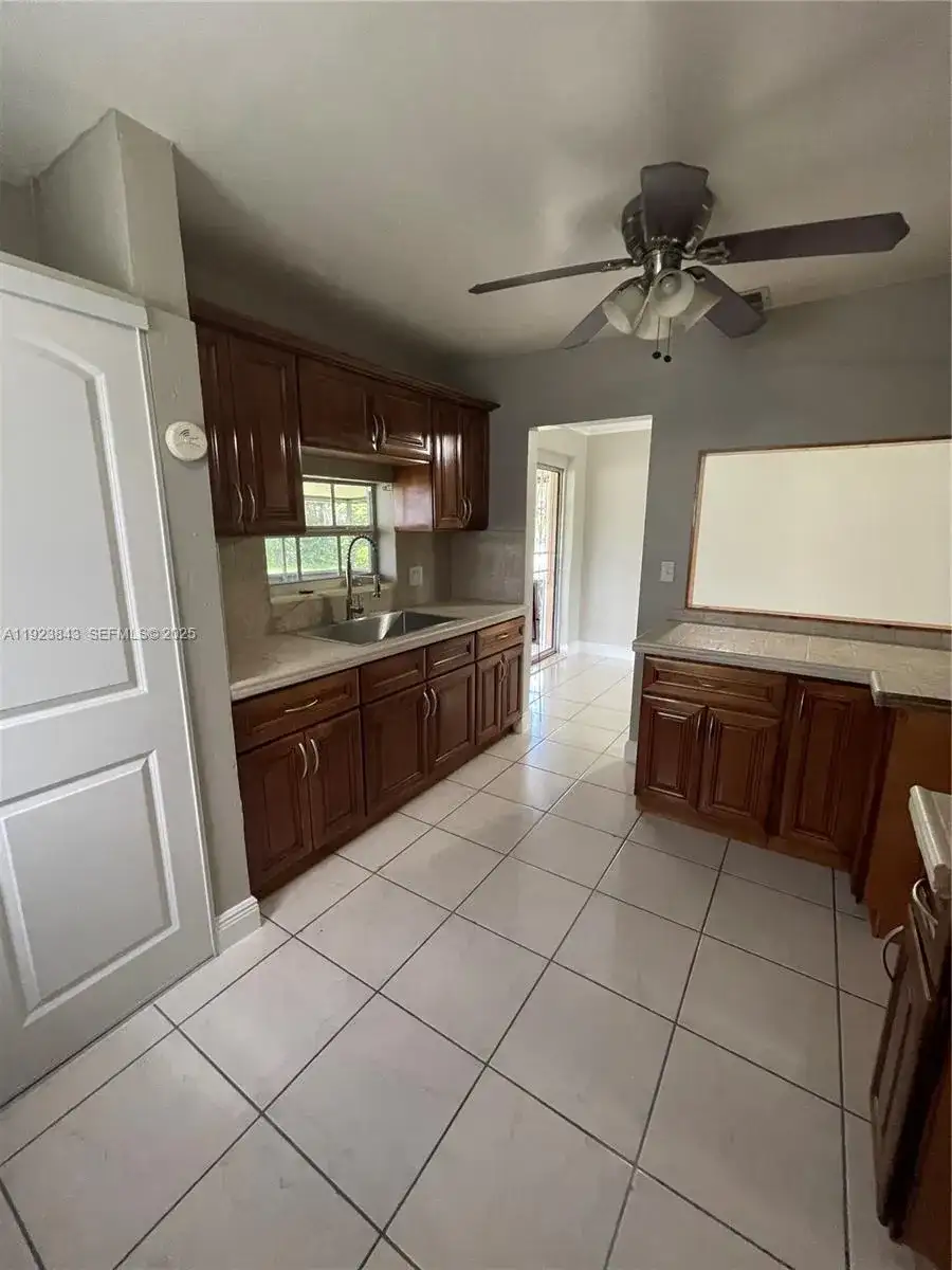 145 NE 191st St, Miami FL 33179 photo 5