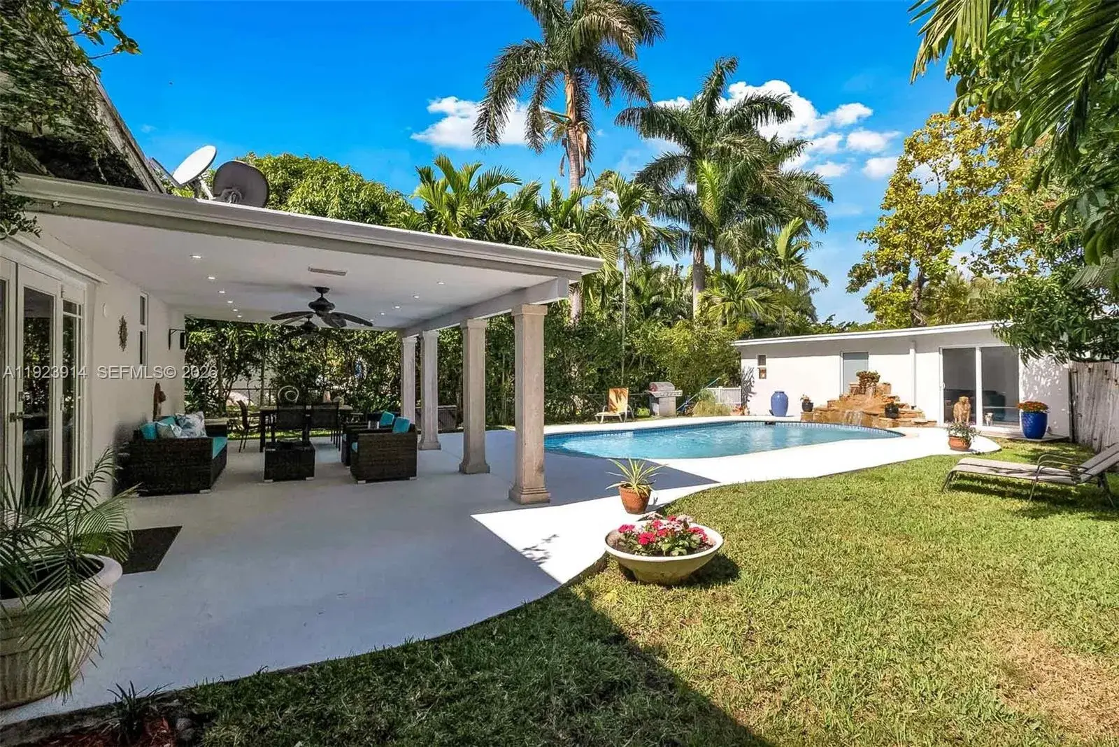 461 NE 115th St, Miami FL 33161