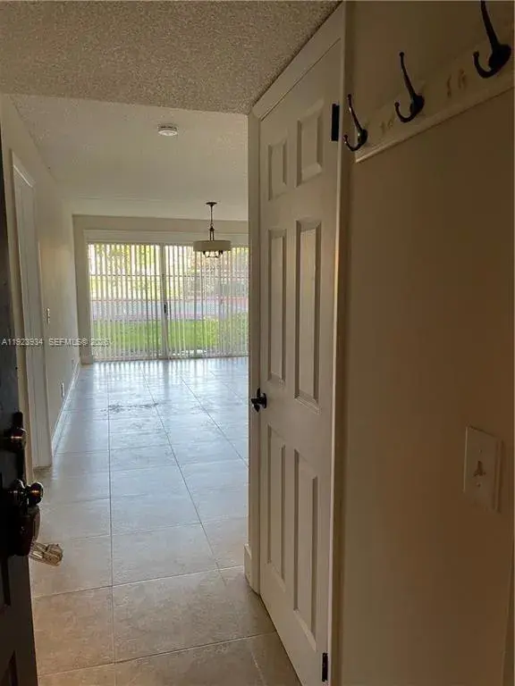 8801 Wiles Rd # 108, Coral Springs FL 33067