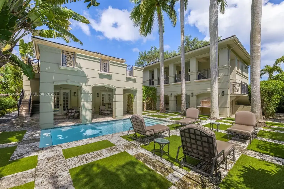 3460 S Moorings Way, Miami FL 33133