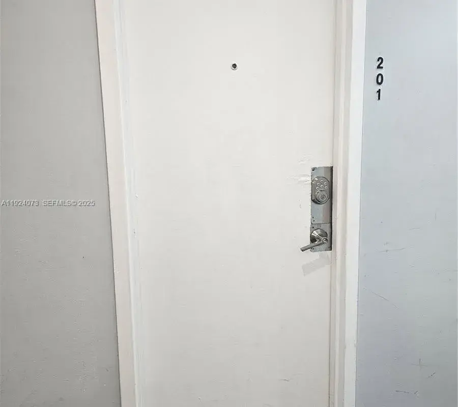 750 Collins Ave # 201, Miami Beach FL 33139