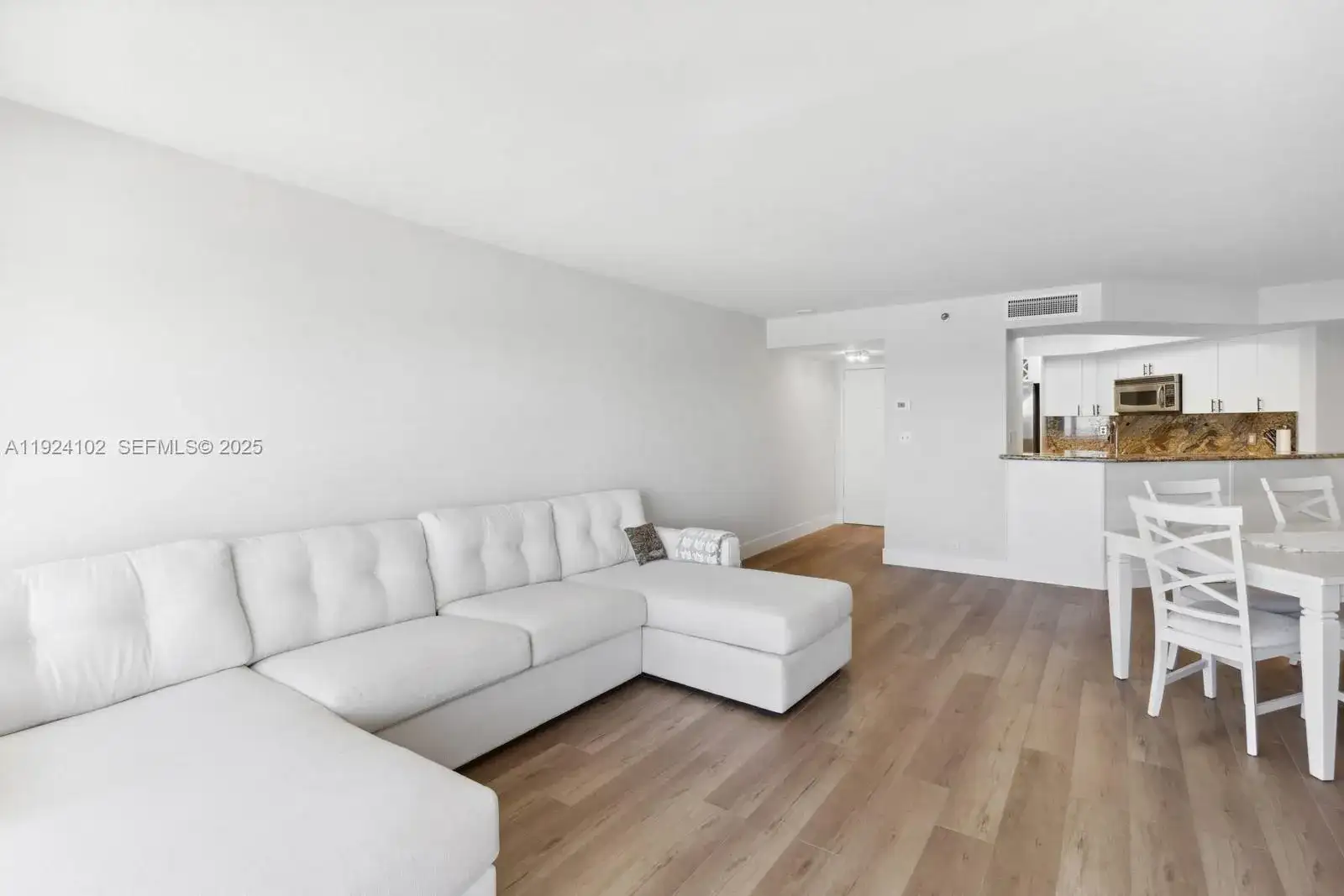 6767 Collins Ave # 909, Miami Beach FL 33141 photo 4