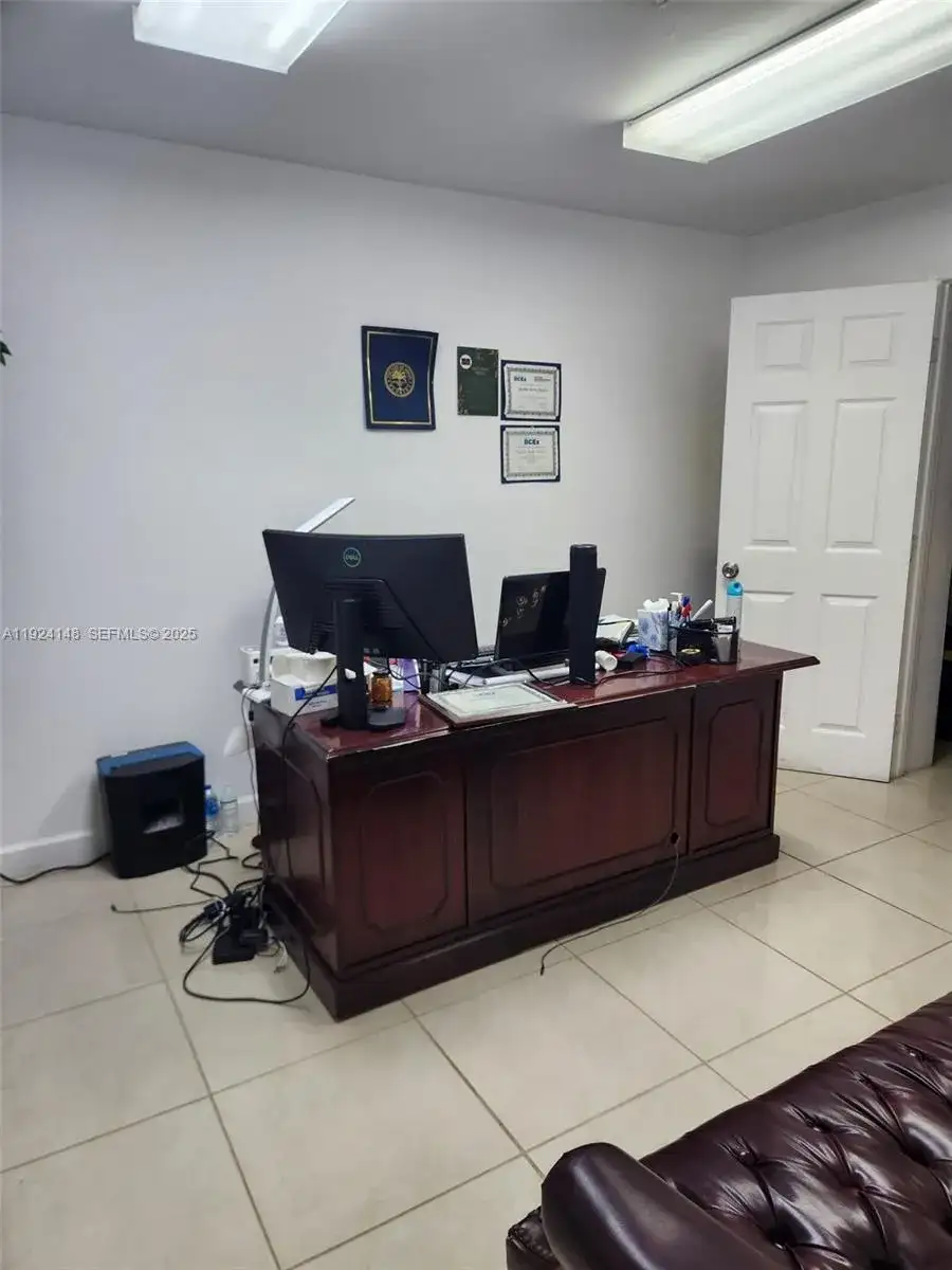 1800 SW 7th Ave, Pompano Beach FL 33060 photo 2