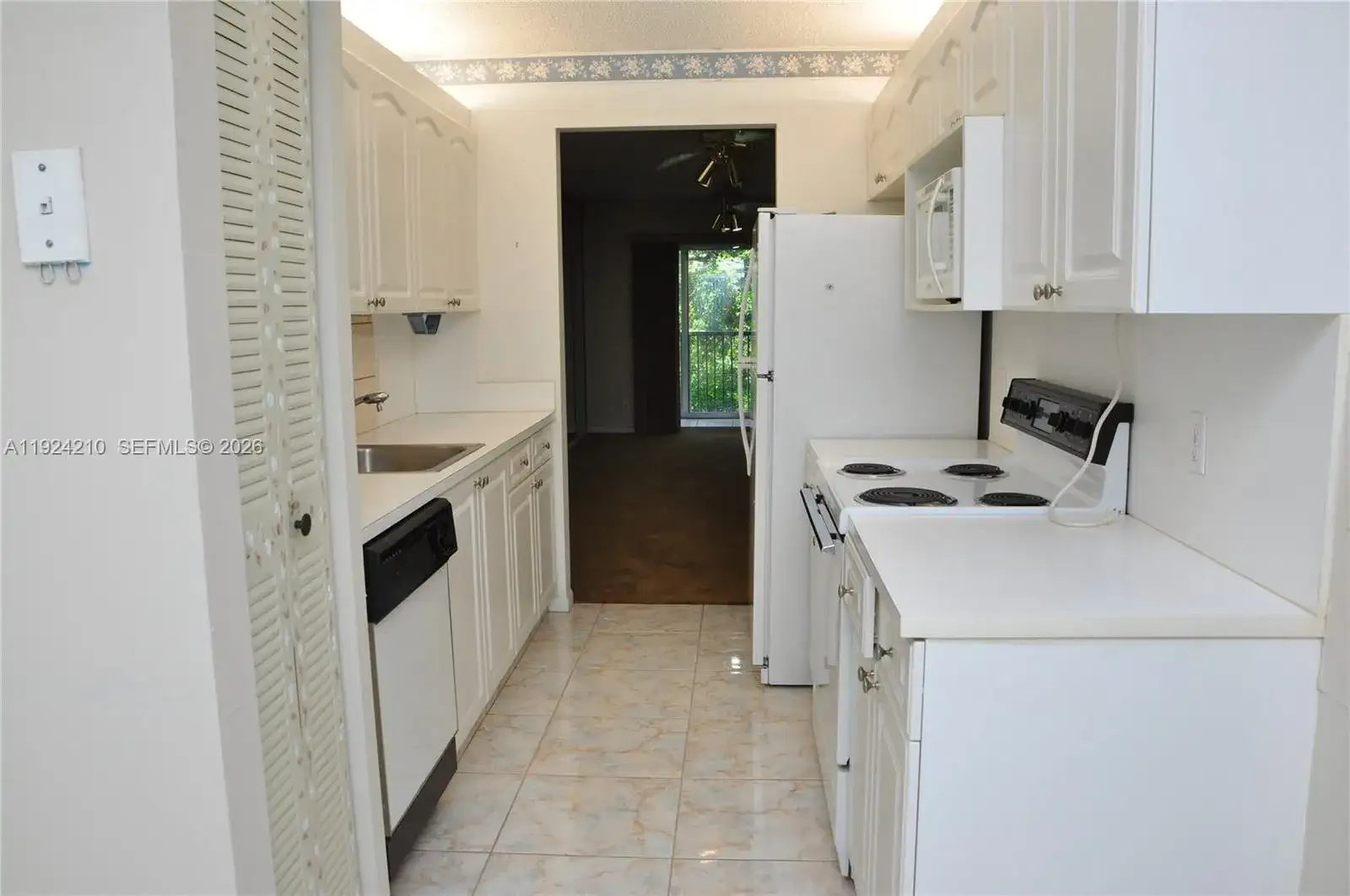 13000 SW 15th Ct # 411U, Pembroke Pines FL 33027 photo 3