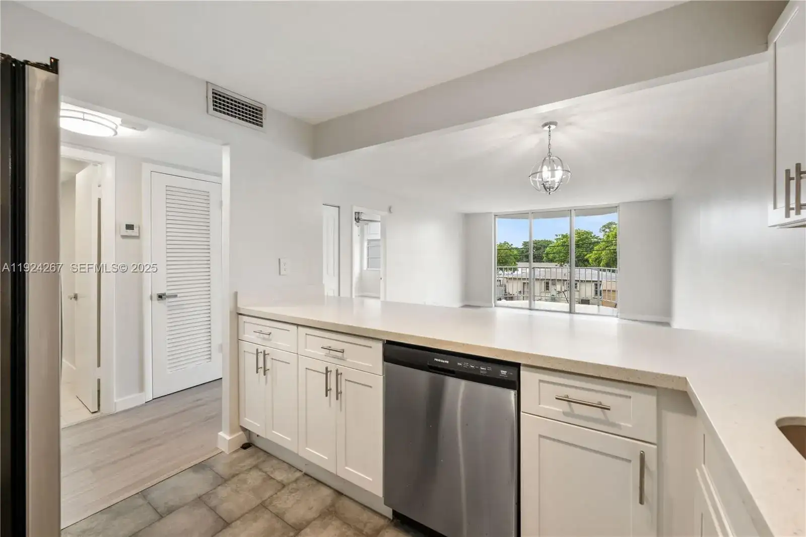16740 NE 9th Ave # 203, North Miami Beach FL 33162 photo 4