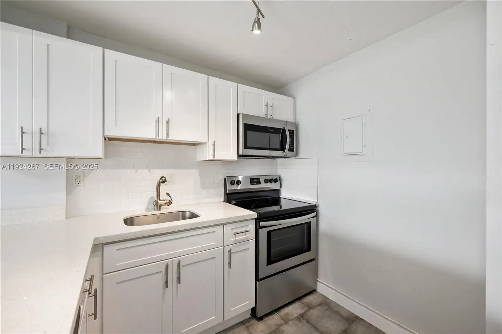 16740 NE 9th Ave # 203, North Miami Beach FL 33162 photo 5