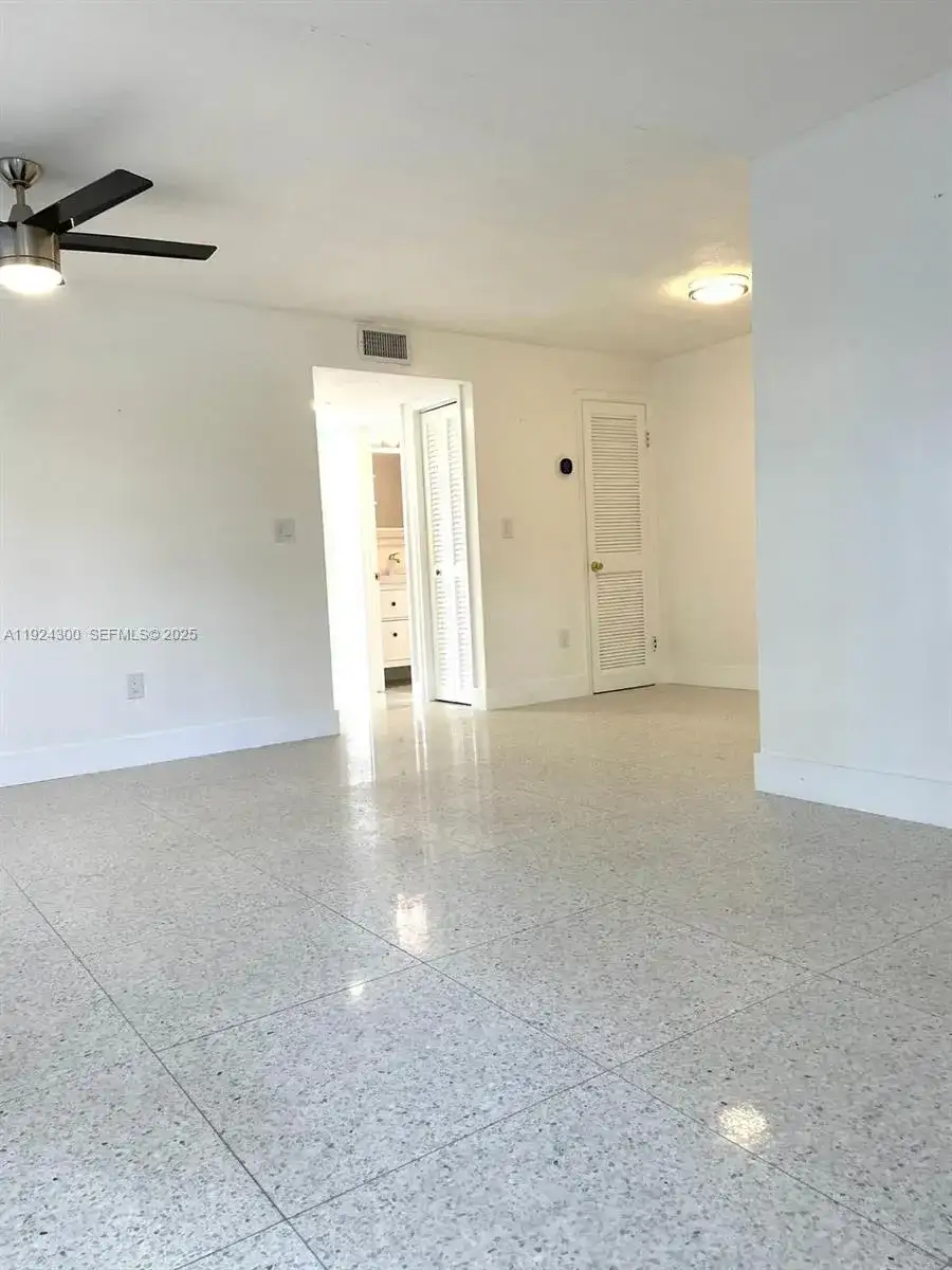 6424 Collins Ave # 204, Miami Beach FL 33141 photo 4