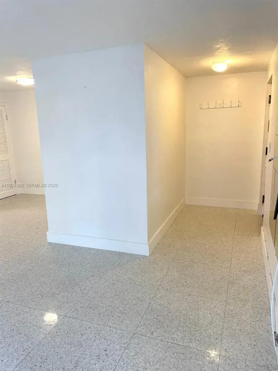 6424 Collins Ave # 204, Miami Beach FL 33141 photo 5