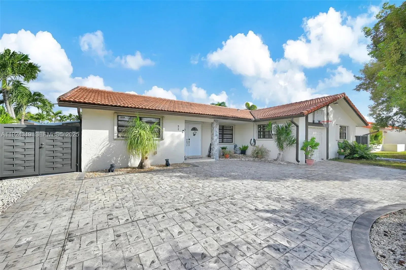 31 NW 133rd Pl, Miami FL 33182