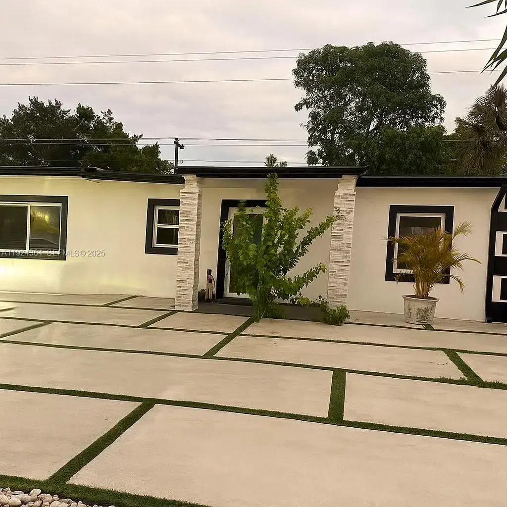 16561 NW 19th Ave # 16561, Miami Gardens FL 33054