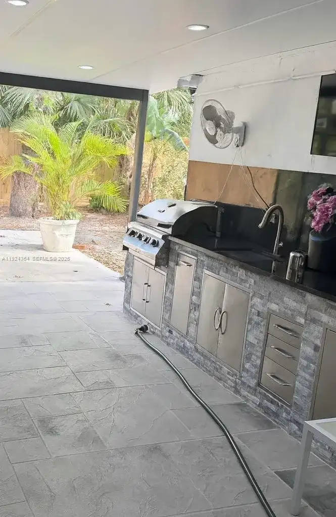16561 NW 19th Ave # 16561, Miami Gardens FL 33054 photo 2