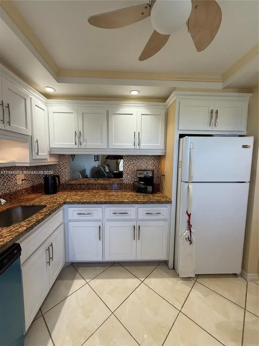 4800 Hillcrest Ln # 511, Hollywood FL 33021