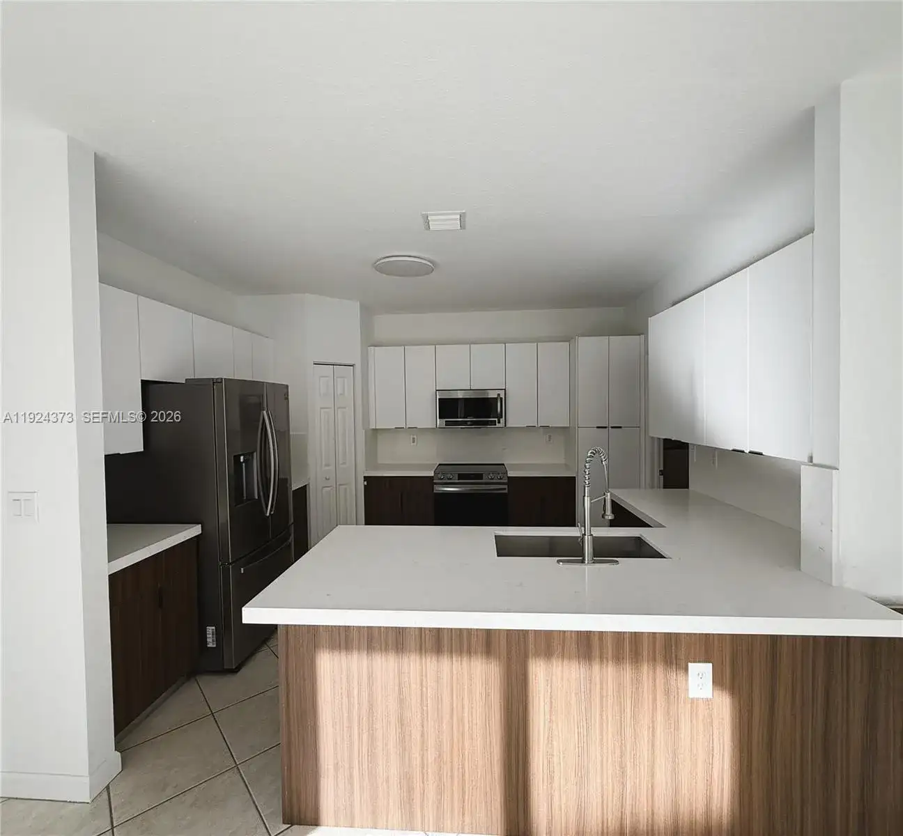 11378 NW 72nd Ter, Doral FL 33178 photo 5