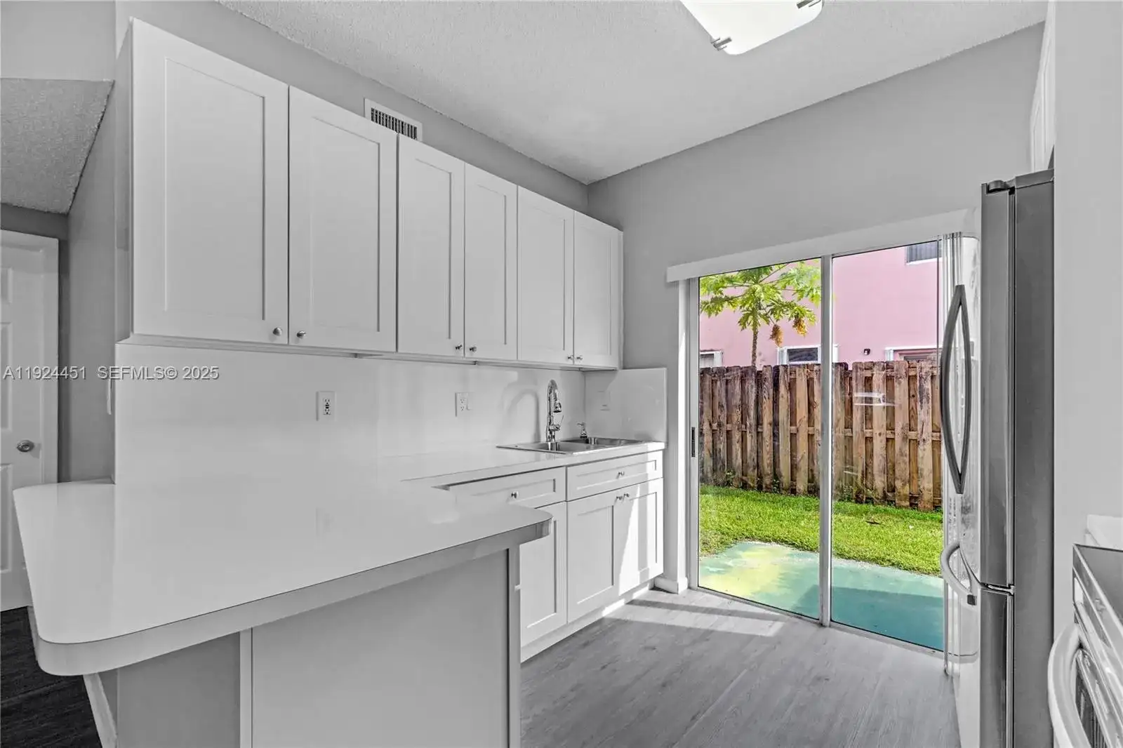 8021 Lake Dr # 102, Doral FL 33166 photo 4