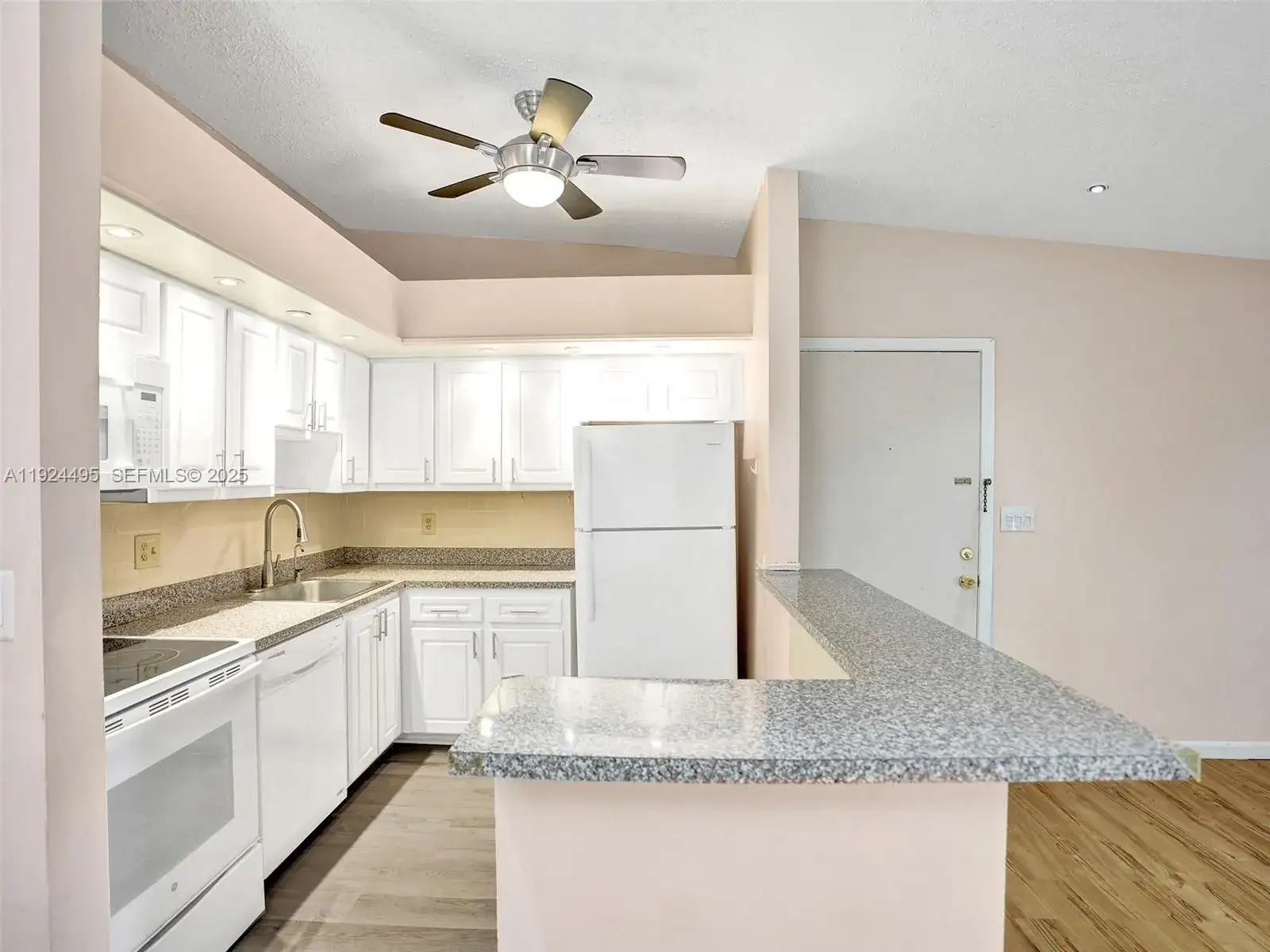 9974 N Belfort Cir # 207, Tamarac FL 33321 photo 4