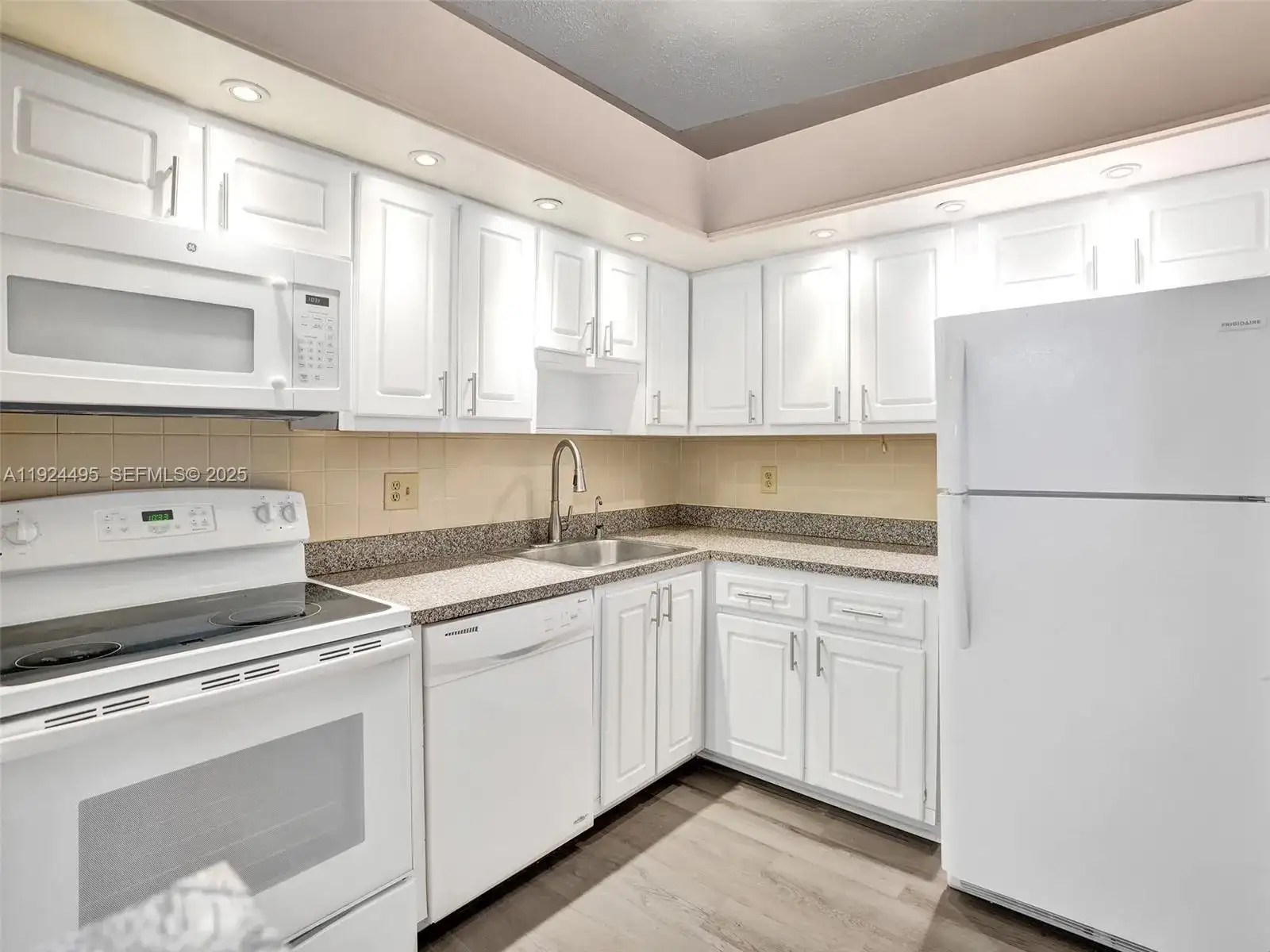 9974 N Belfort Cir # 207, Tamarac FL 33321 photo 5
