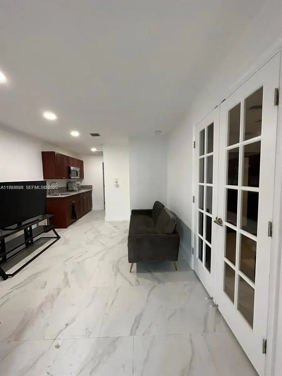 2320 SW 44th St # B, Dania Beach FL 33312 photo 2