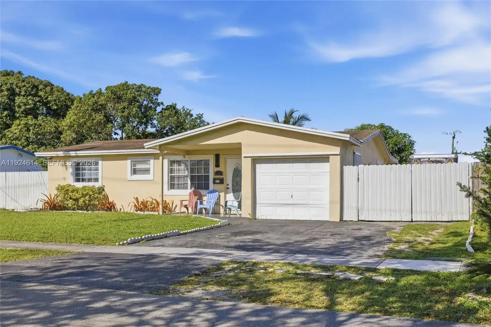 2211 NW 46th Ave, Lauderhill FL 33313