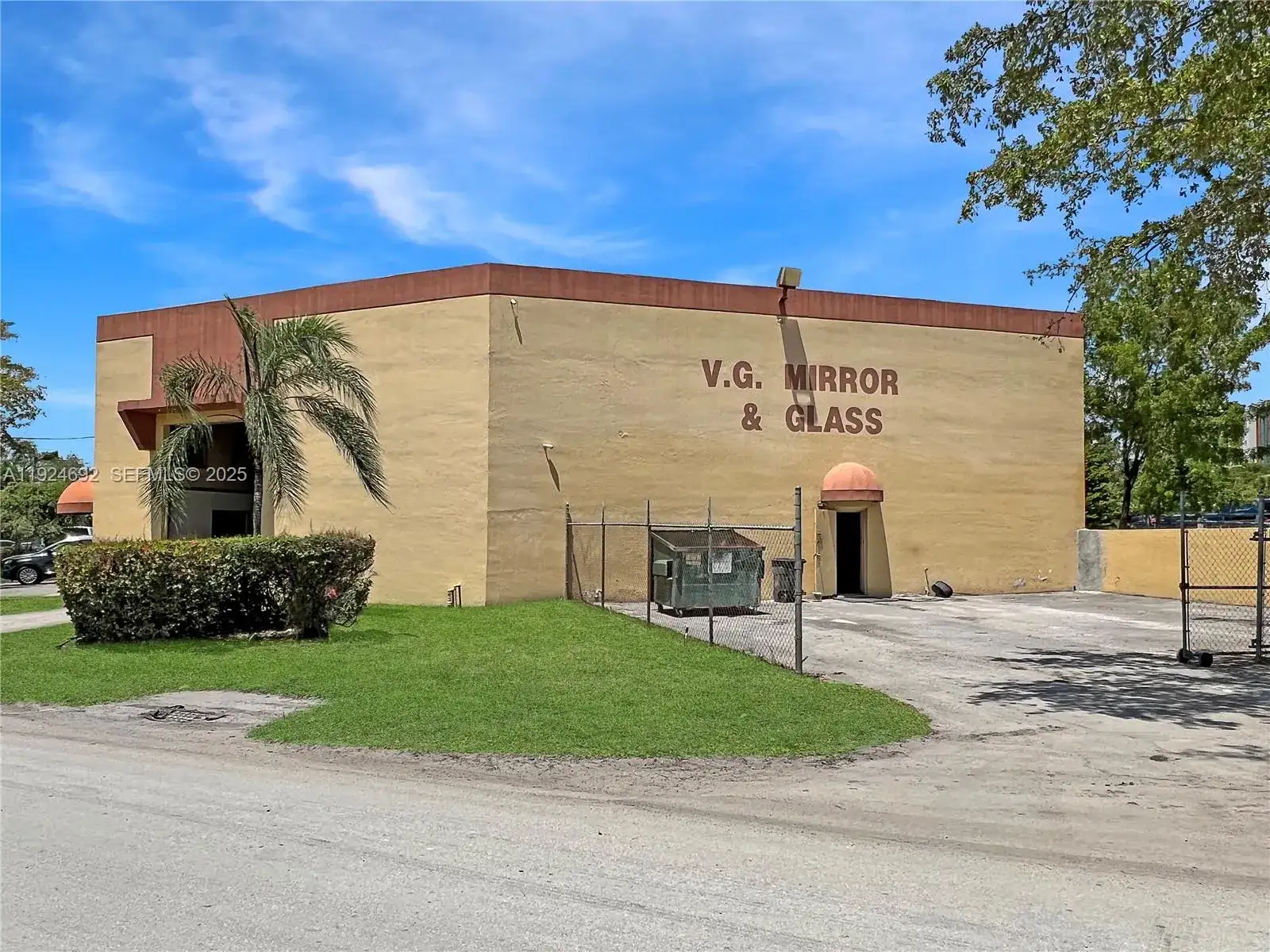 2300 NW 34th Ave, Miami FL 33142 photo 2