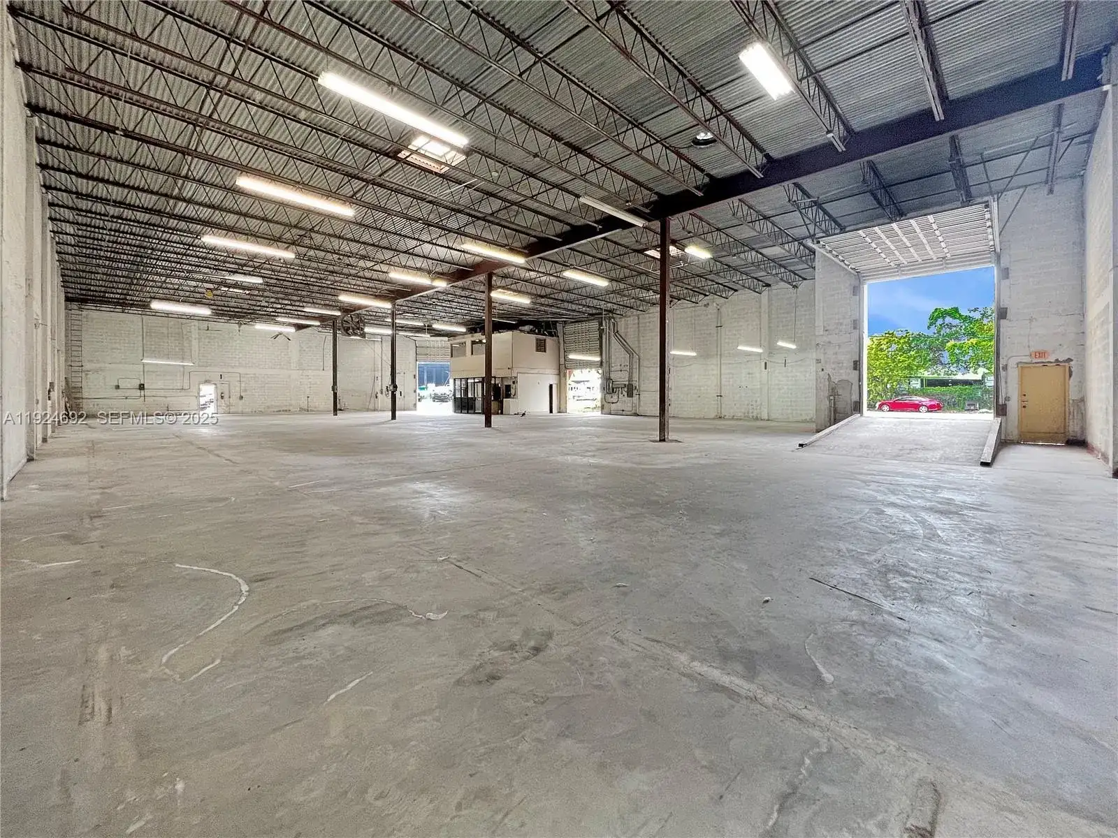 2300 NW 34th Ave, Miami FL 33142 photo 5