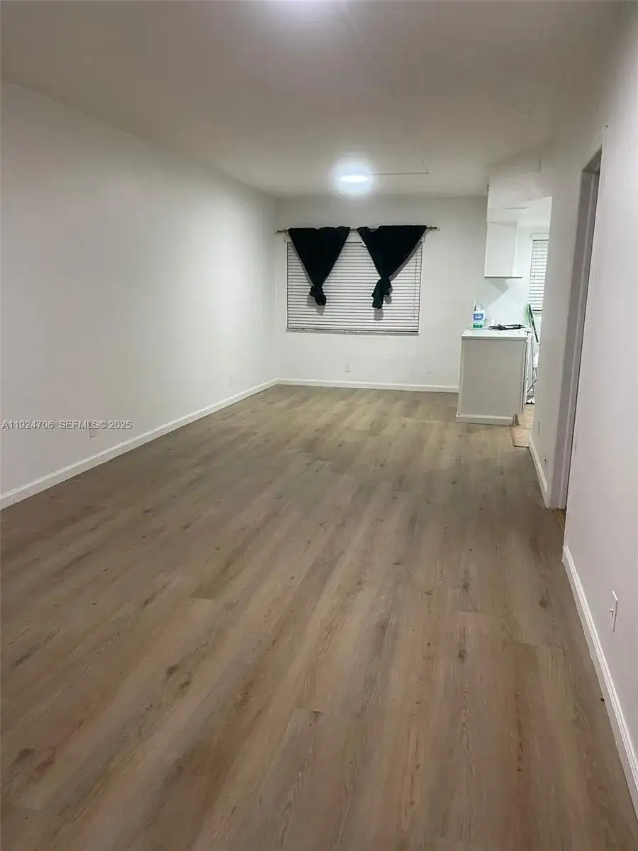 1100 NE 9th Ave # 203, Fort Lauderdale FL 3240 photo 4