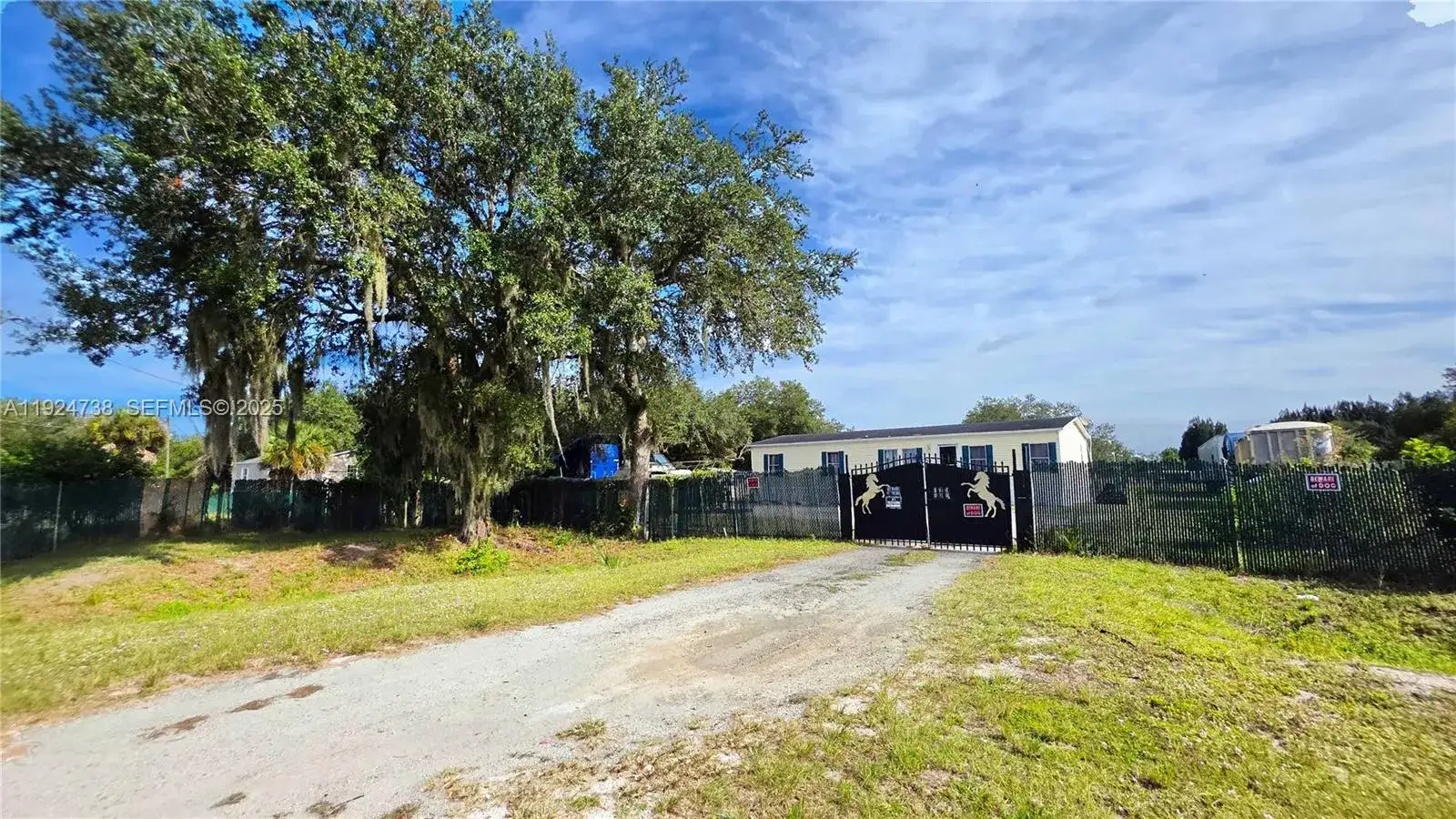 225 N Estribo ST, Clewiston FL 33440 photo 3