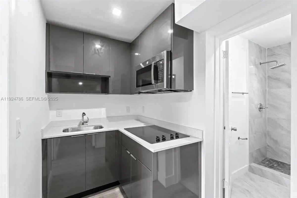 2847 Polk St # 2, Hollywood FL 33020
