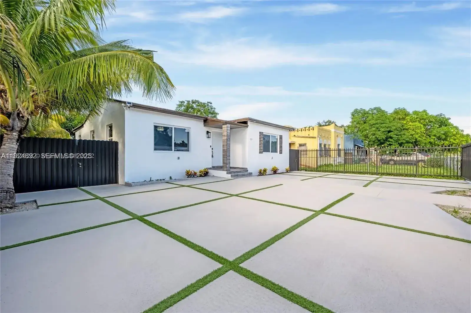 911 Sharar Ave # 1, Opa-Locka FL 33054 photo 2