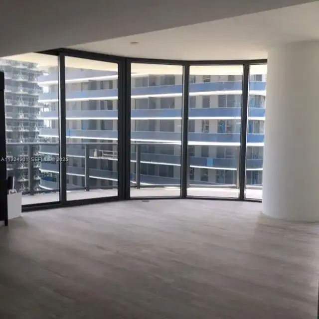 45 SW 9th St # 3201, Miami FL 33130 photo 5