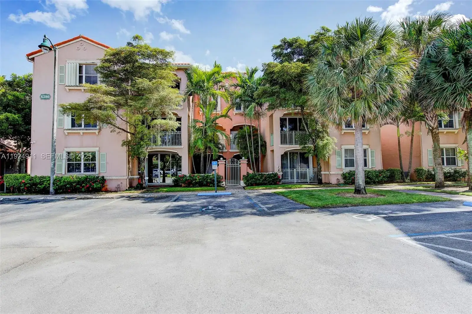6380 NW 114th Ave # 335, Doral FL 33178 photo 2