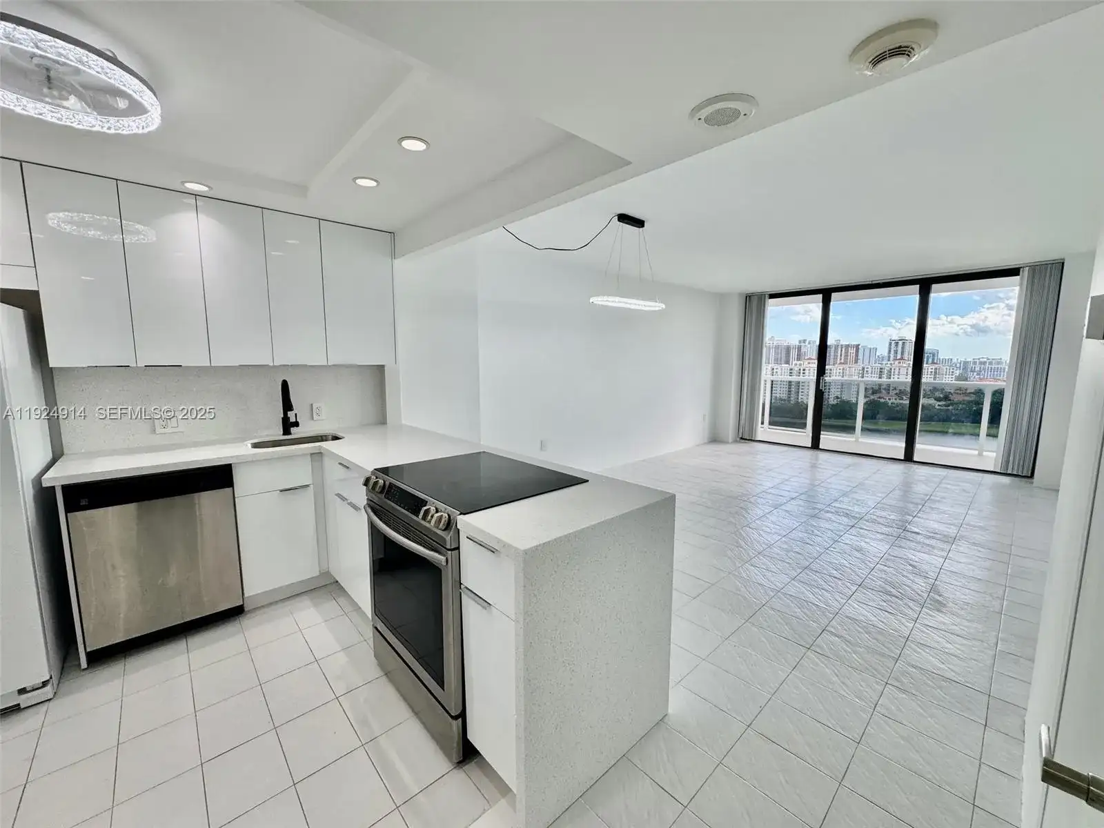 3675 N Country Club Dr # 2007, Aventura FL 33180 photo 4