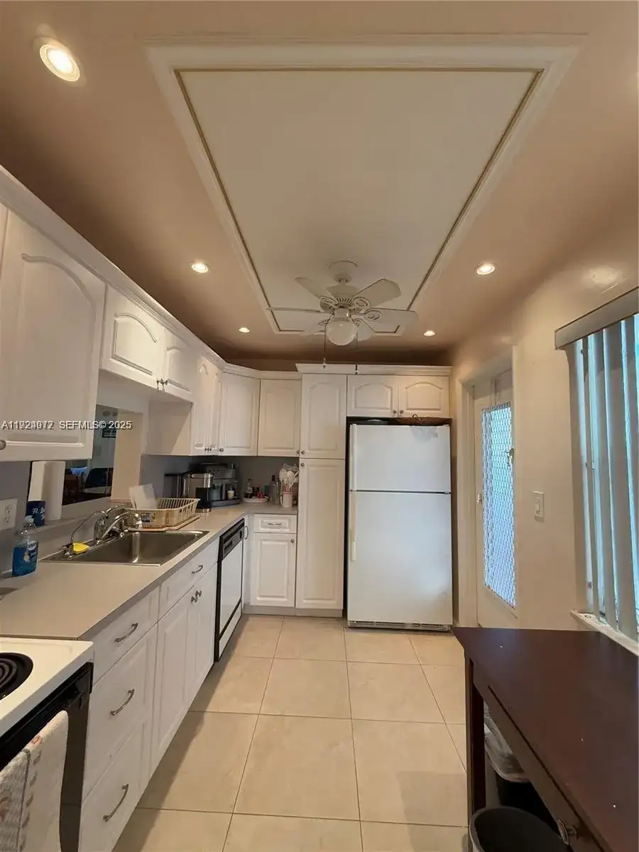 4270 NW 40th St # 202, Lauderdale Lakes FL 33319 photo 3