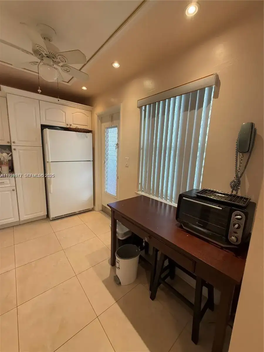 4270 NW 40th St # 202, Lauderdale Lakes FL 33319 photo 5