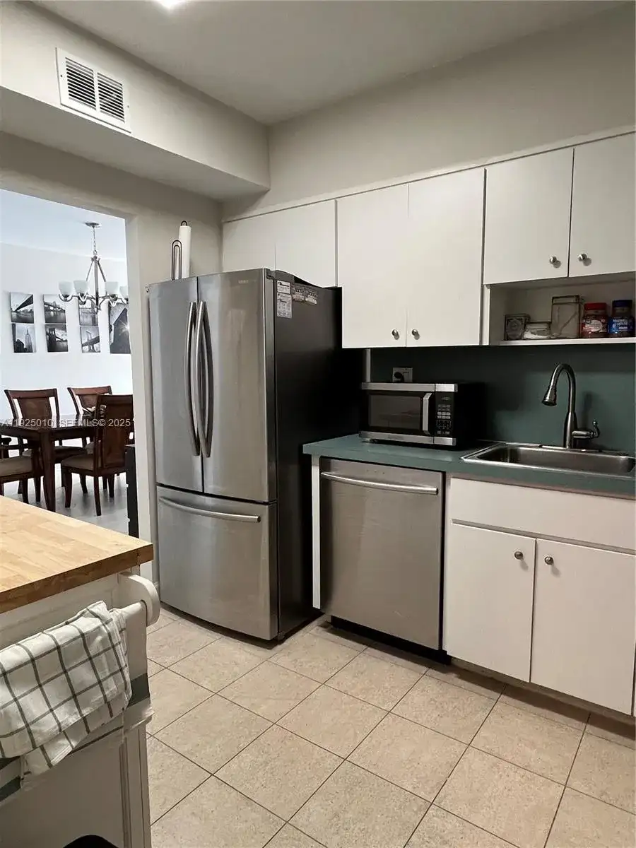 300 Bayview Dr # 211, Sunny Isles Beach FL 33160 photo 4