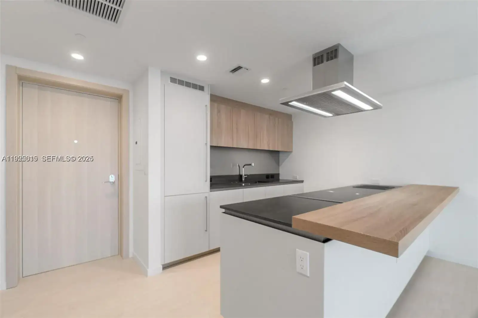 1000 Brickell Plz # 3310, Miami FL 33131 photo 3
