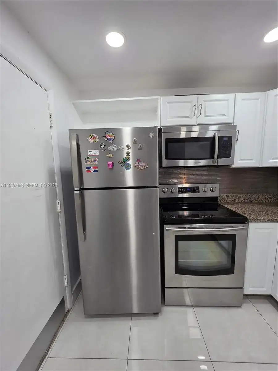 1351 NE 191st St # E420, Miami FL 33179 photo 3