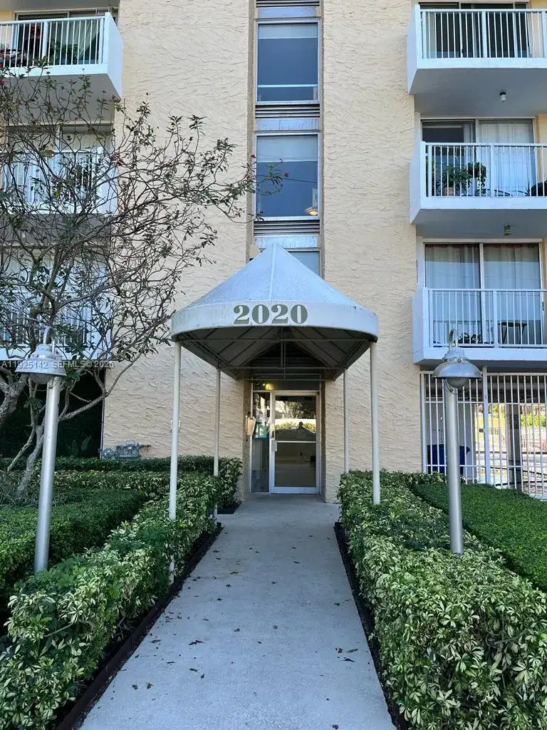 2020 NE 135th St # 609, North Miami FL 33181 photo 5
