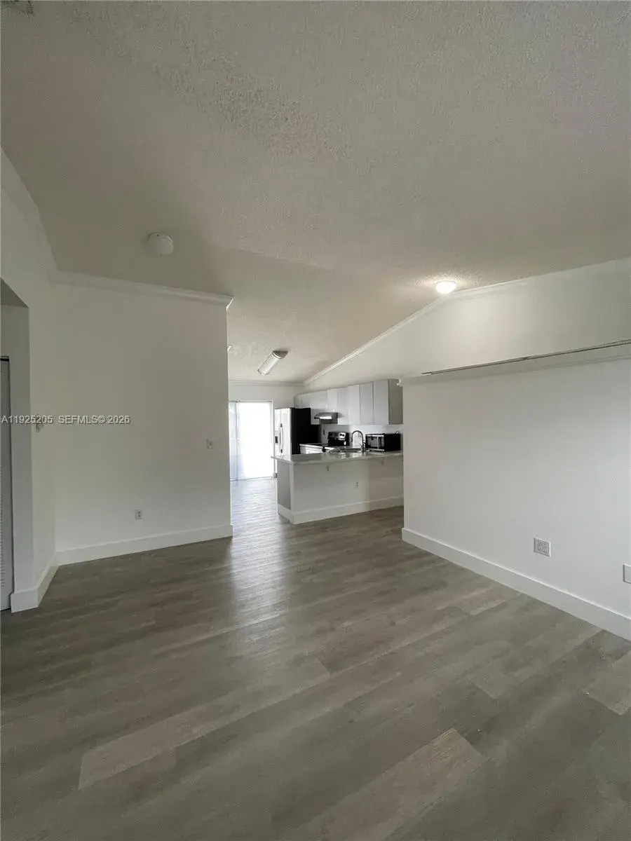 3375 W 76th St # 211, Hialeah FL 33018