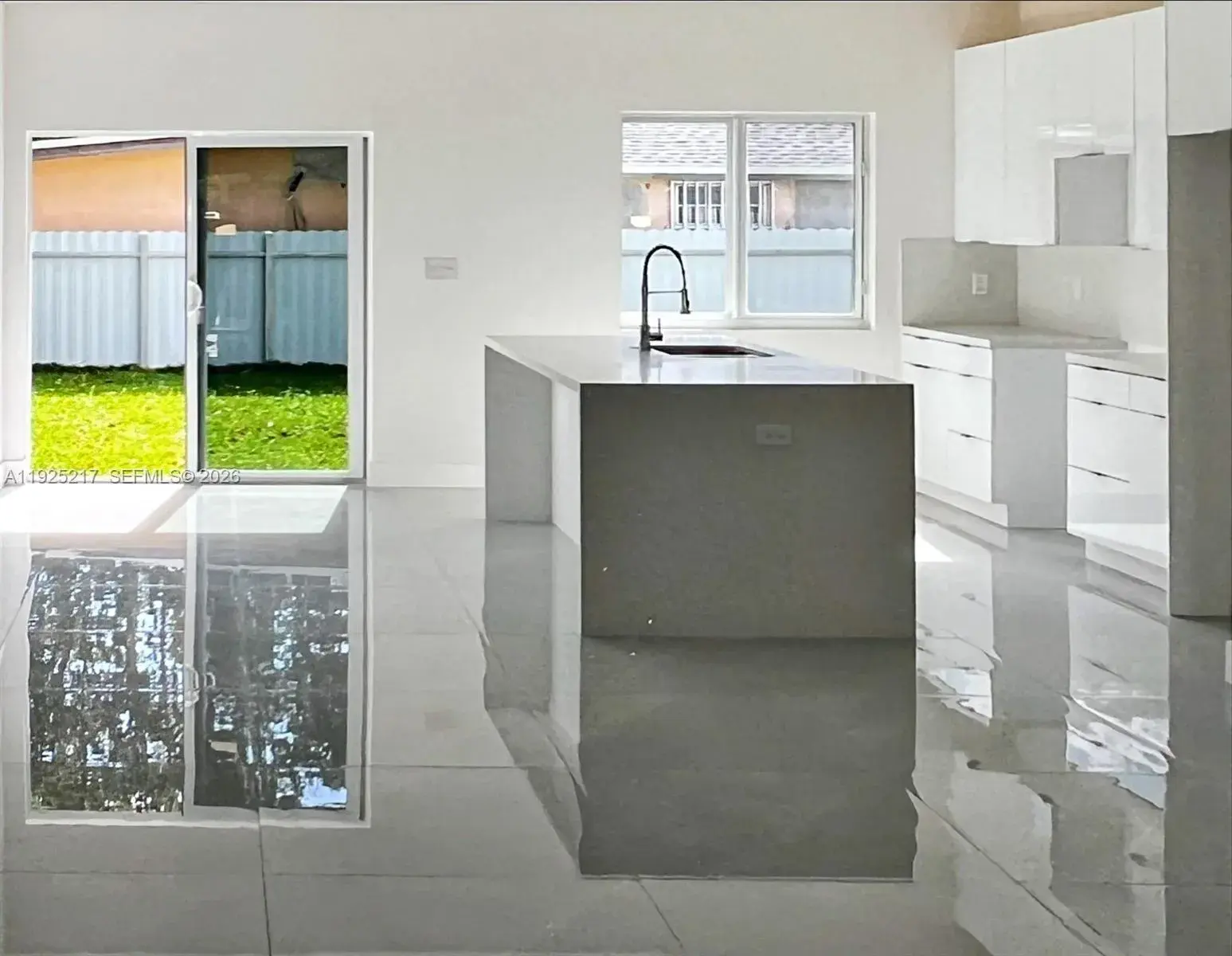 746 NW 112th St, Miami FL 33168 photo 2