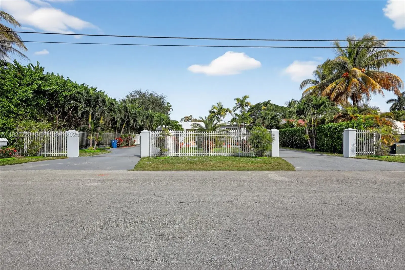 341 S Biscayne River Dr, Miami FL 33169