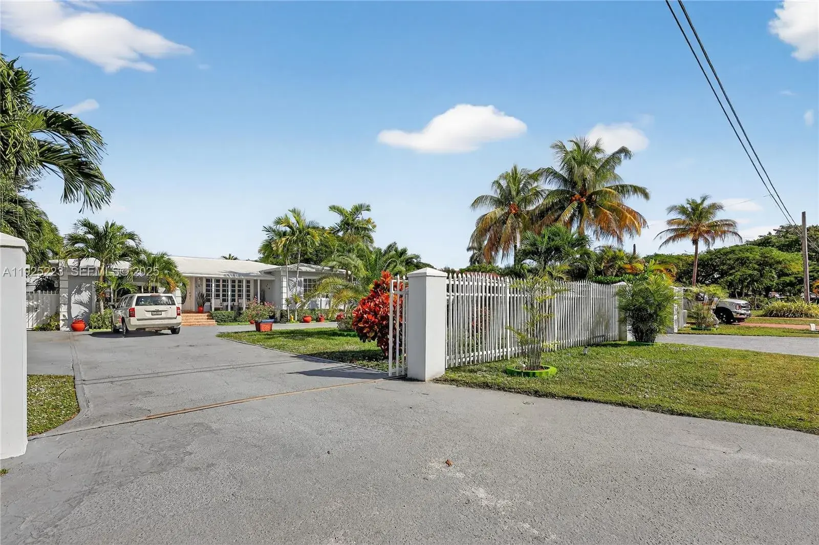341 S Biscayne River Dr, Miami FL 33169