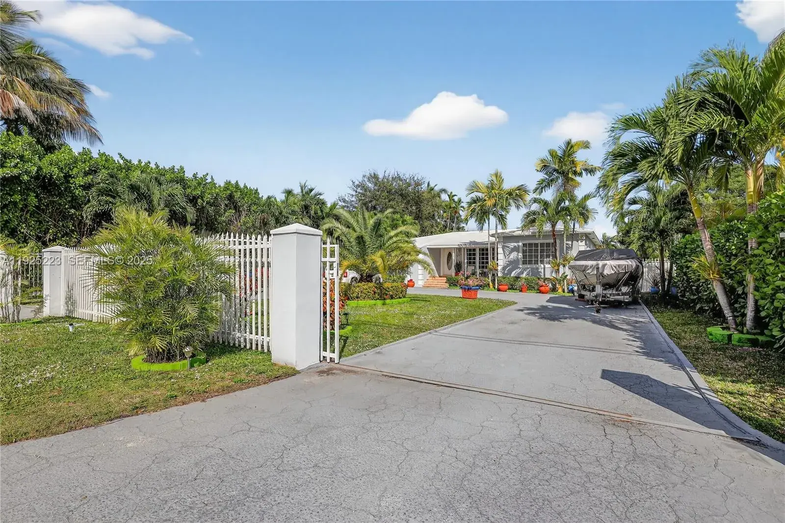 341 S Biscayne River Dr, Miami FL 33169
