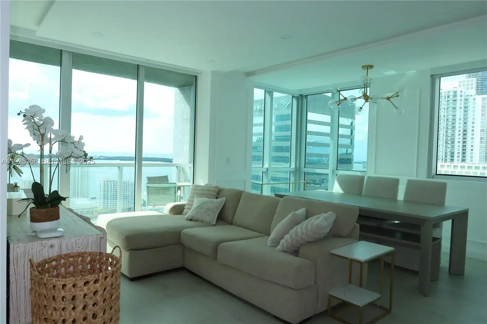 500 Brickell Ave # 3902, Miami FL 33131 photo 2