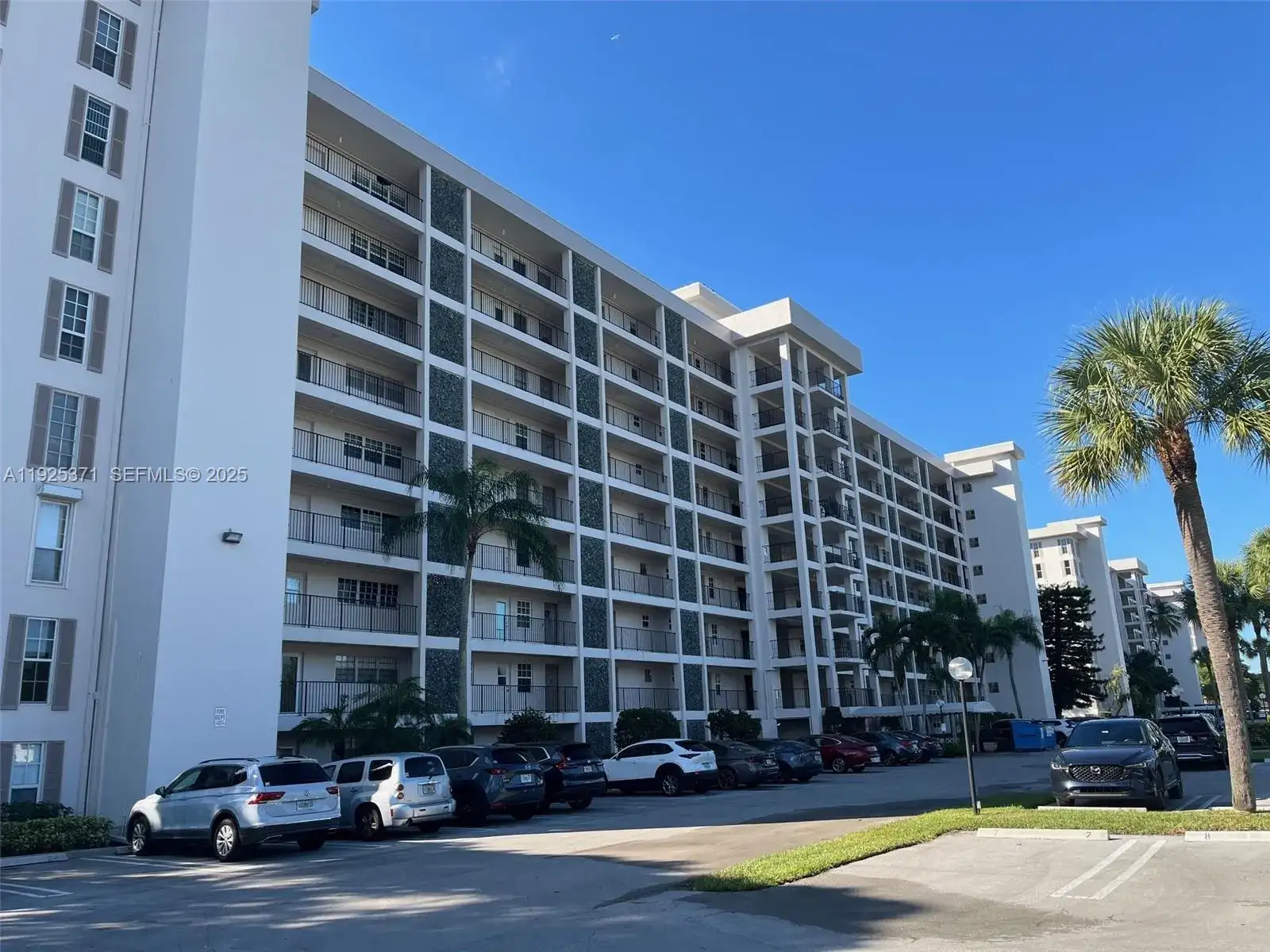 3100 N Palm Aire Dr # 104, Pompano Beach FL 33069 photo 2