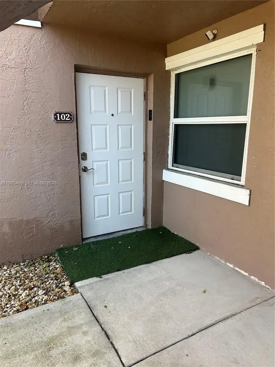 1250 SW 113th Ter # 102, Pembroke Pines FL 33025 photo 4